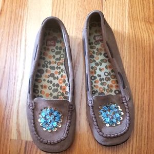 BC footwear size 8 slide on shoe